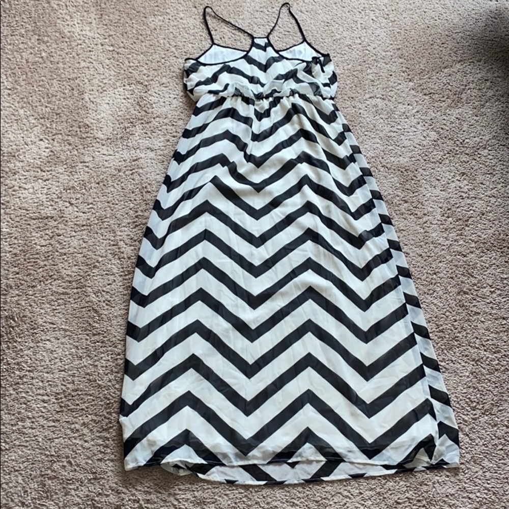 bisou bisou, black & white chevron maxi dress - Picture 5 of 6